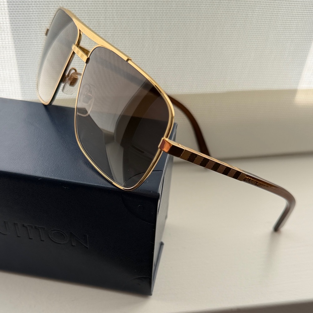 Louis Vuitton Gold Frame Sunglasses with Brown Lenses - Picture 2 of 4